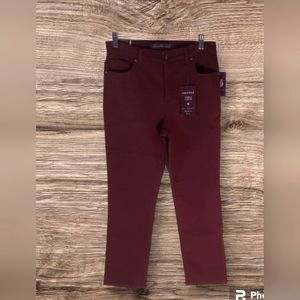 GLORIA VANDERBILT AMANDA THE ORIGINAL SLIMMING JEAN WOMEN'S SIZE 8 SHORT WINE